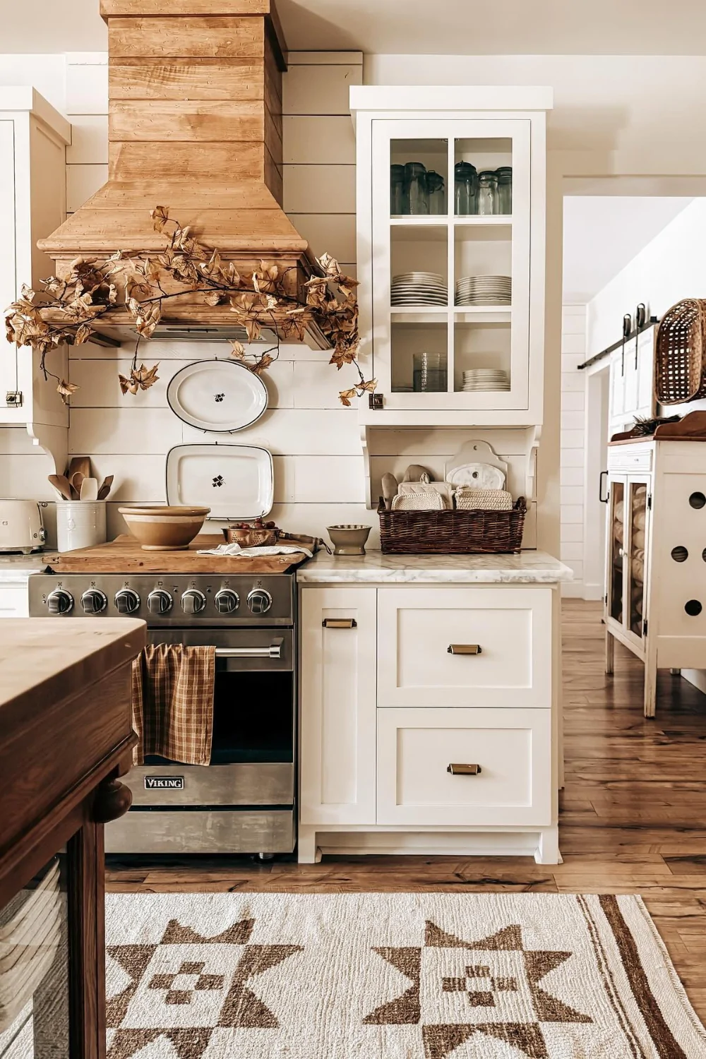 10 Farmhouse Kitchen Ideas to Make Your Home Feel Cozy and Stylish