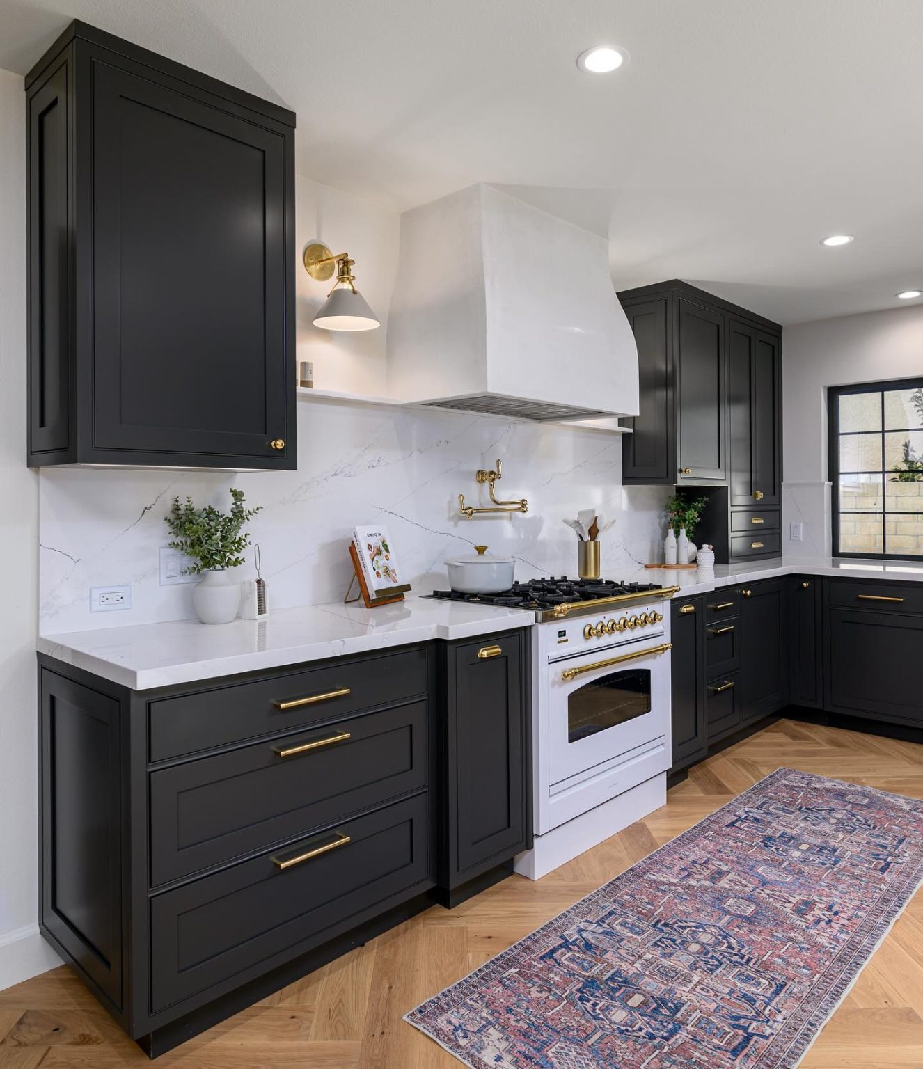 Perfect Pairings: Inspiring Two Tone Kitchen Ideas - 2025