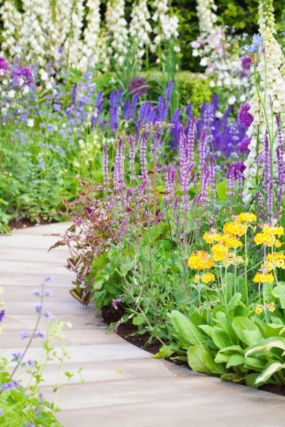 10 Passionate Front Yard Flower Bed Ideas to Elevate Your Curb Appeal