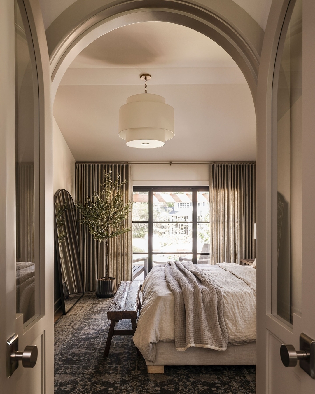 10 Remarkable Master Bedroom Ideas for a Stylish and Relaxing Retreat ...