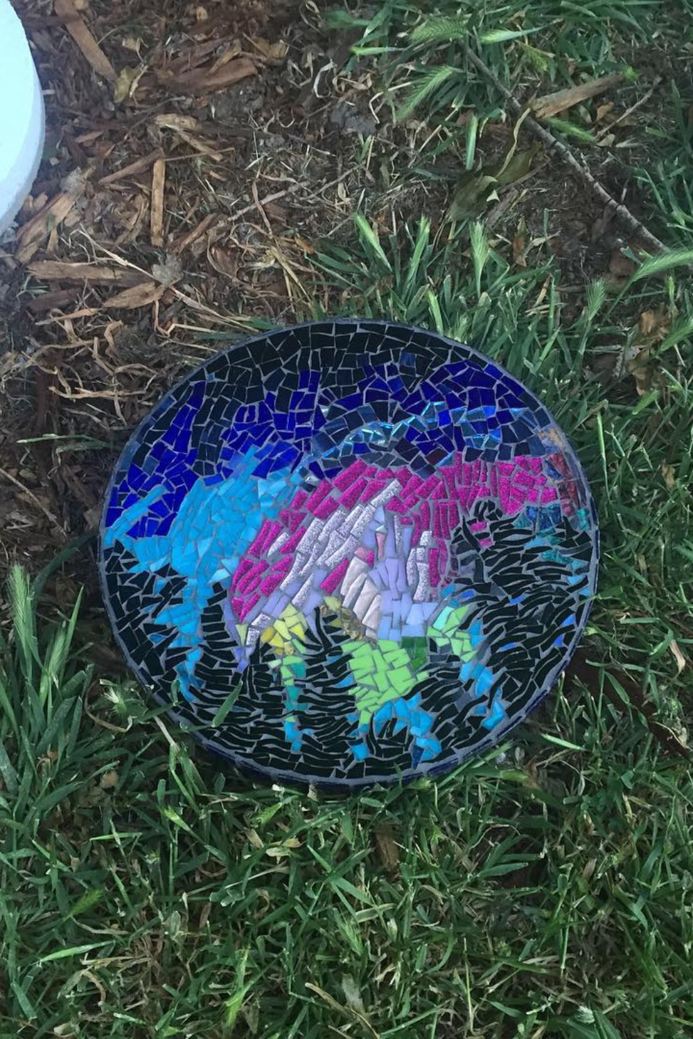 10 DIY Garden Stepping Stone Ideas to Personalize Your Pathways