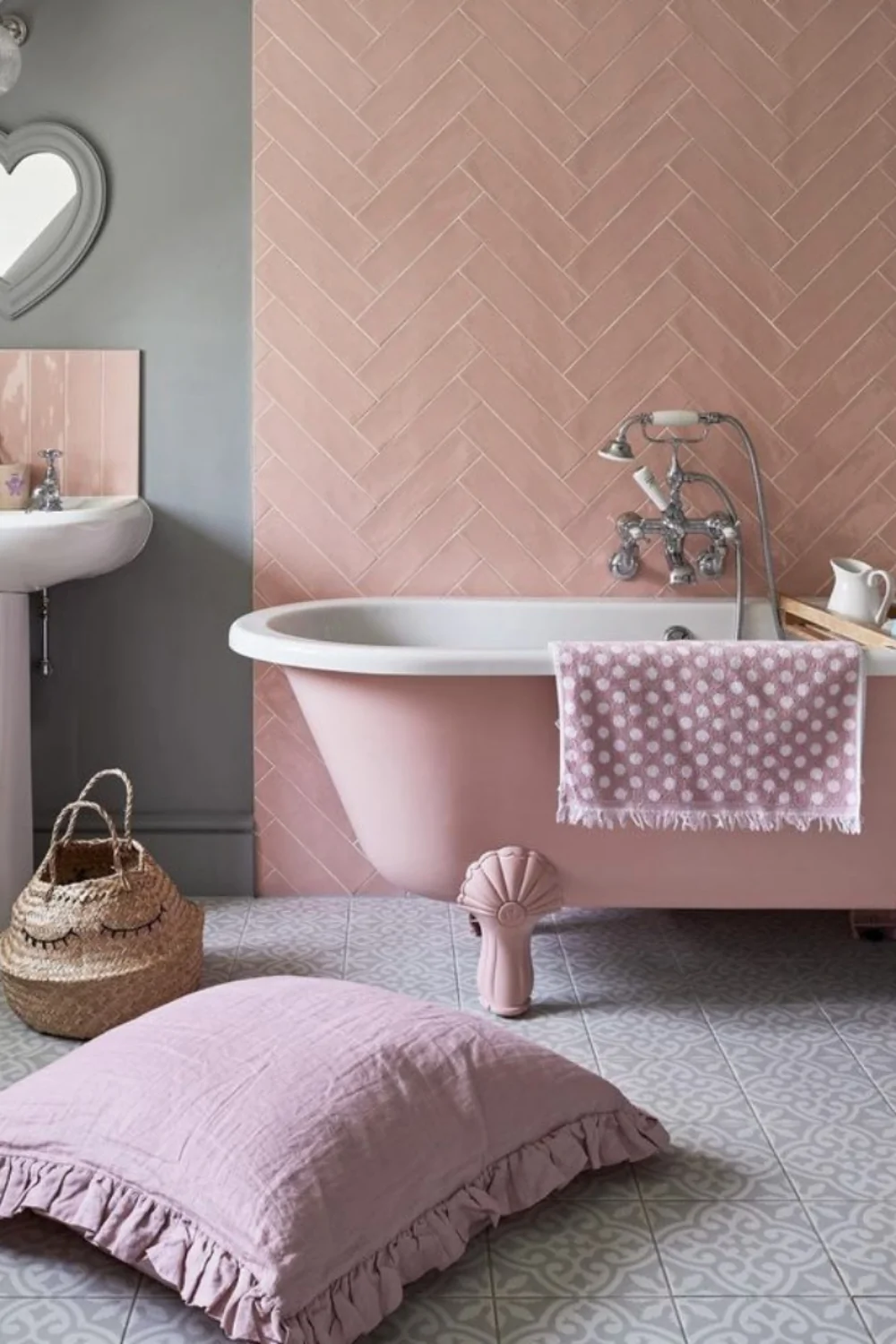 15 Stylish Pink Bathroom Ideas That Are Modern, and Surprisingly Versatile