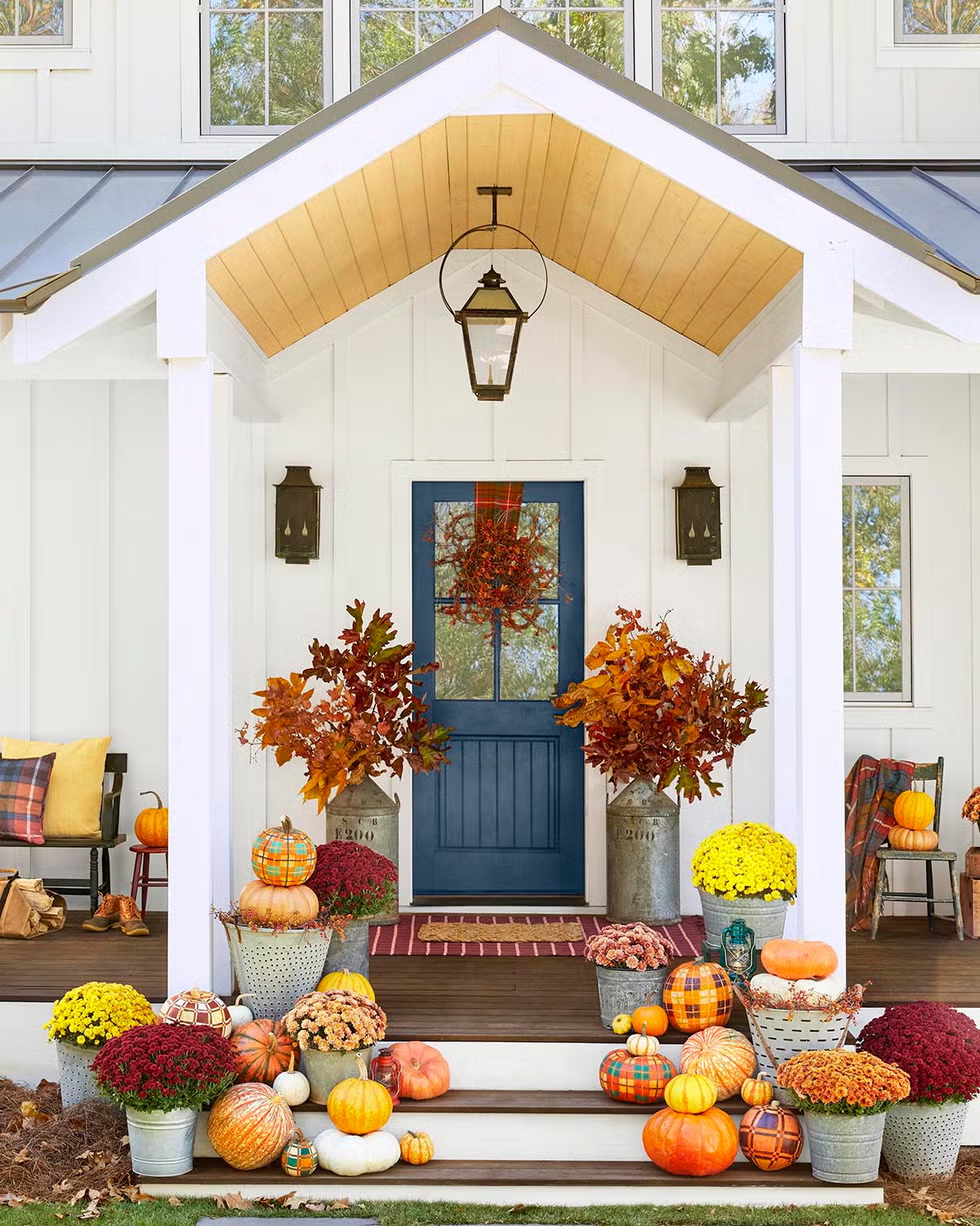 20 Cozy Fall Porch Decor Ideas to Welcome the Season