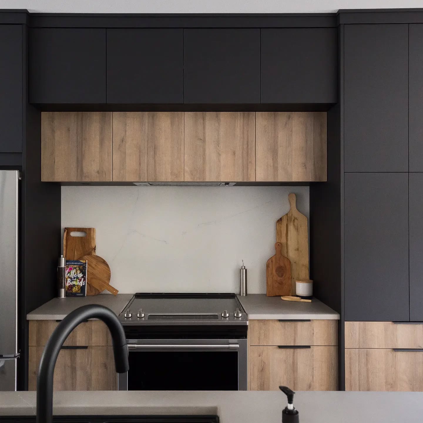 Modern Kitchen Décor: Quiet Luxury in Four Stylish Themes