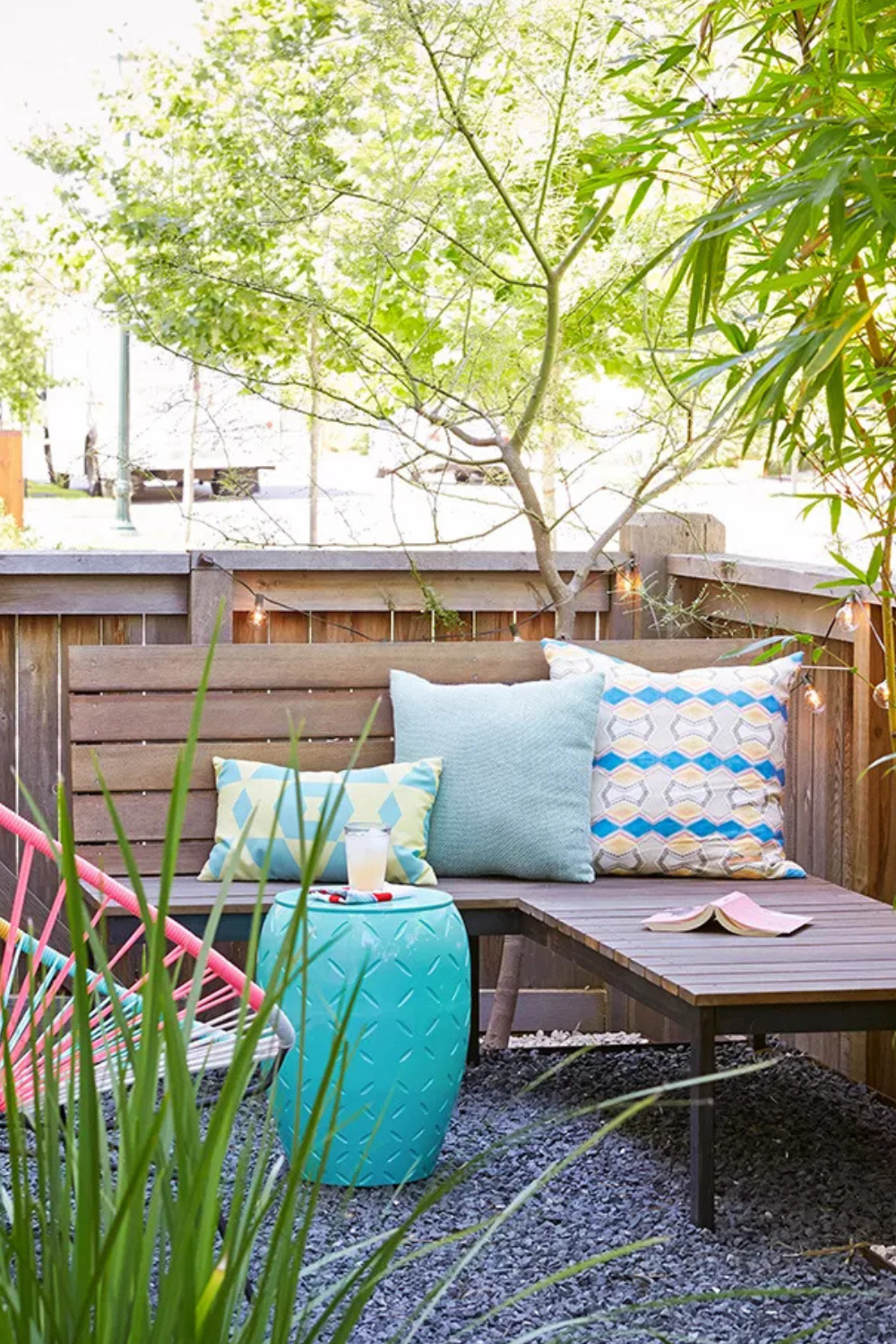 25 Small Backyard Seating Nooks