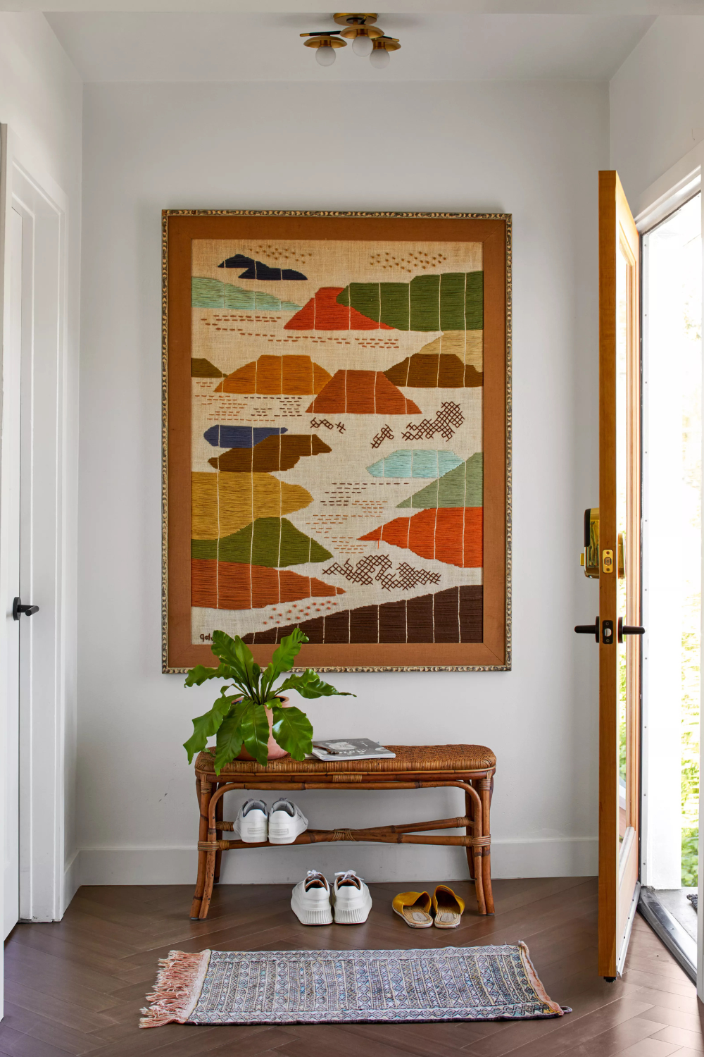 entryway bench ideas for small spaces